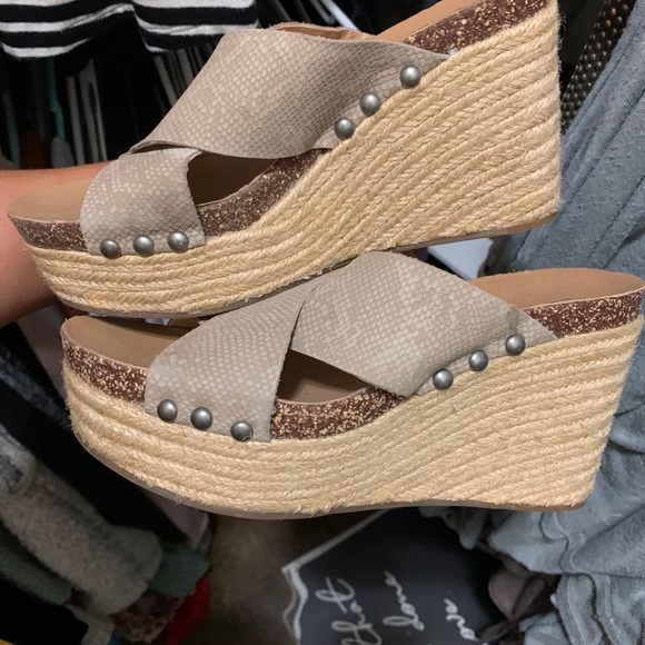 Lucky Brand Snake Print Wedges - Picture 1 of 2